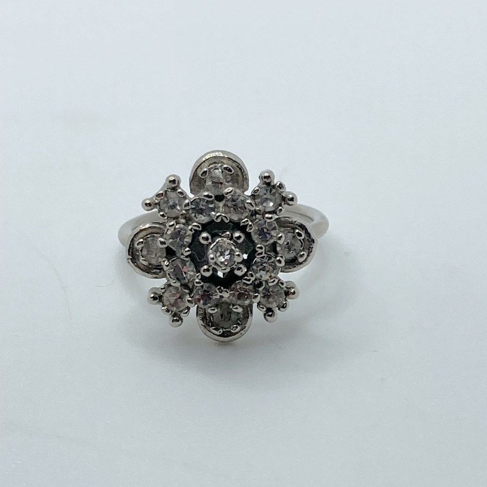 Vtg Silver Tone Rhinestone Floral Flower Cocktail Ring Sz 6.5 - Picture 2 of 14
